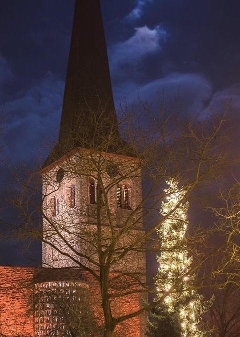 Weihnachtsmarkt Overath – rund um St. Walburga
